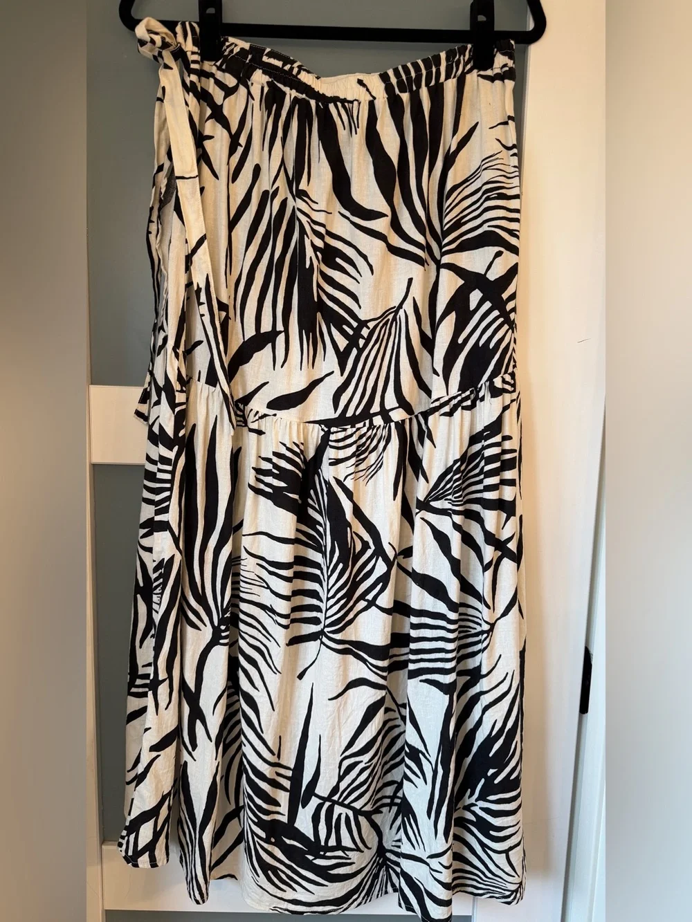 Rachel Zoe Creme & Black Patterned Wrap Skirt